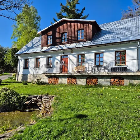 Knezice 25, V Krkonosich